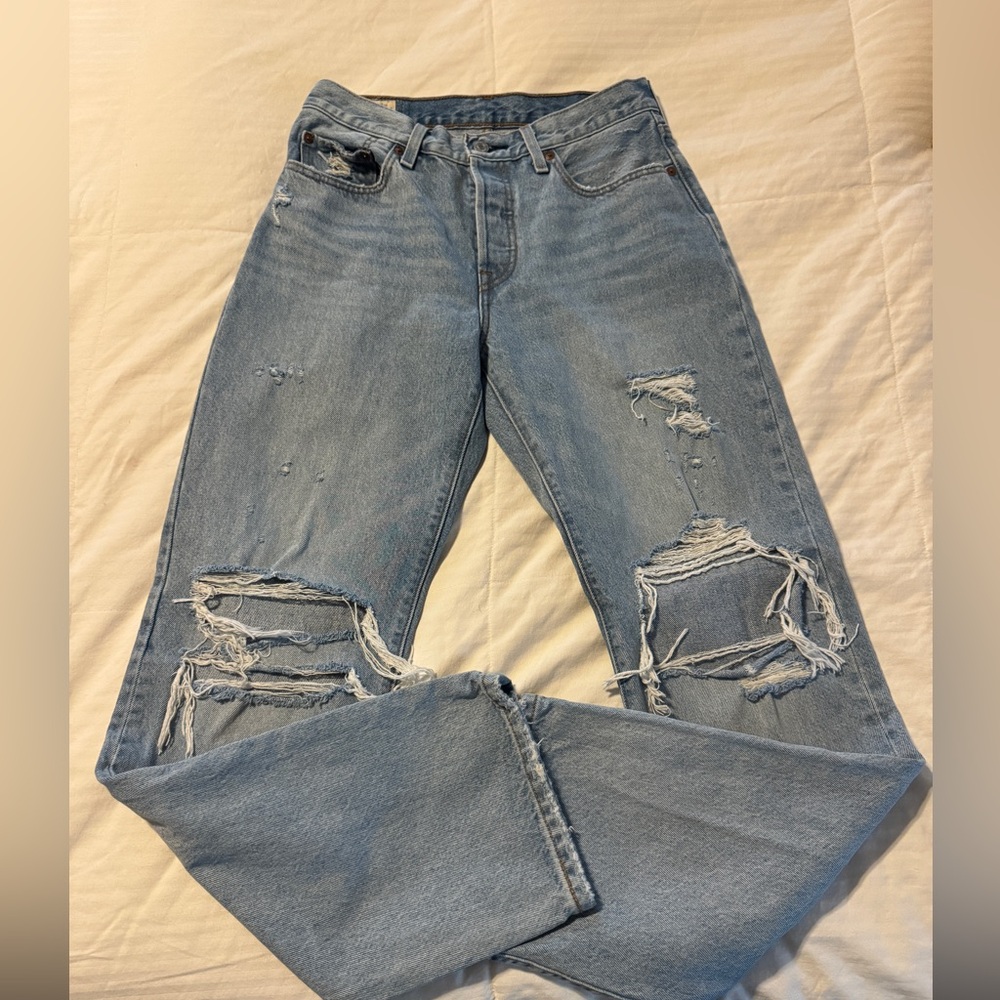 Distressed Light Blue Women's Jeans 501 90’s Jean Levi’s size 27 X 32